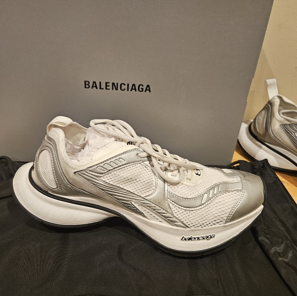Balenciaga Men's Circuit Low Top Sneakers 793945WFLGY White Silver Eu 44 US 11 - Picture 2 of 12